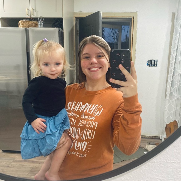 Meet your Posher, Mckenzie - Picture 3 of 6